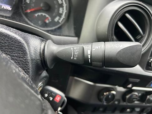 Used 2021 Toyota Tacoma SR AWD/4WD image 19