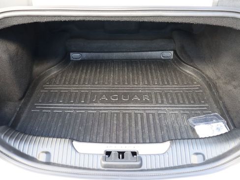 Used 2018 Jaguar XJ R-Sport image 50