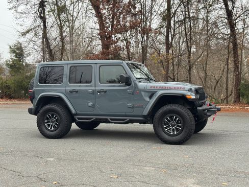 Used 2024 Jeep Wrangler Unlimited Rubicon image 15