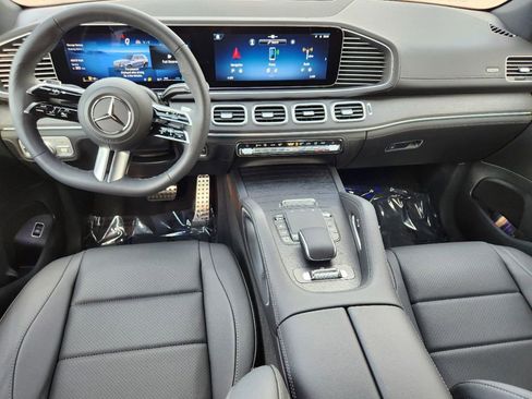 Used 2025 Mercedes-Benz GLS 450 4MATIC image 14