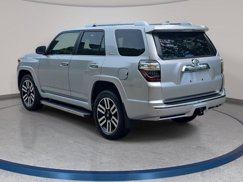 Used 2024 Toyota 4Runner Limited AWD/4WD image 7