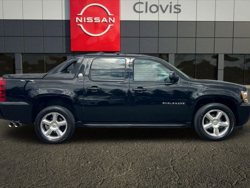 Used 2012 Chevrolet Avalanche LT RWD image 9