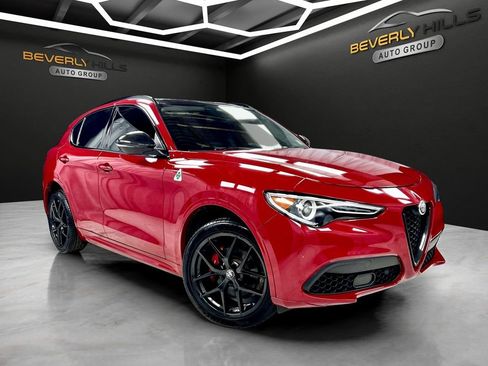 Used 2020 Alfa Romeo Stelvio Ti w/ Nero Edizione image 7