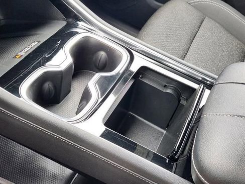 Used 2024 Chevrolet Traverse LT image 15