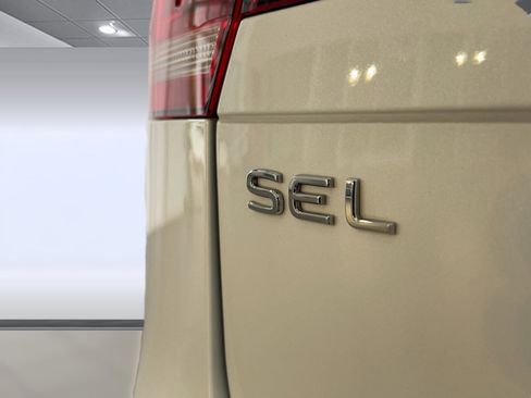 Used 2024 Volkswagen Tiguan SEL R-Line image 37