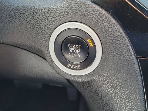 Used 2014 Chrysler 300 S RWD image 17