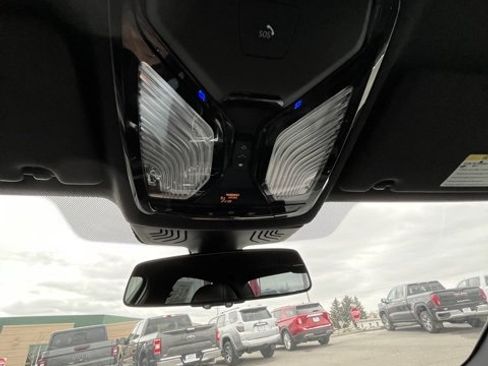 Used 2018 BMW 530i w/ Premium Package image 44