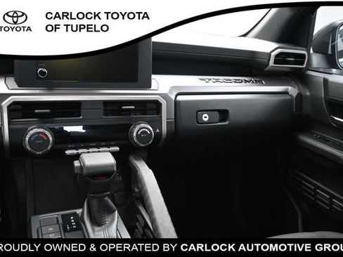 Used 2025 Toyota Tacoma TRD Sport AWD/4WD image 26