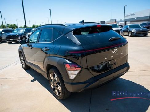Used 2025 Hyundai Kona SEL FWD image 3