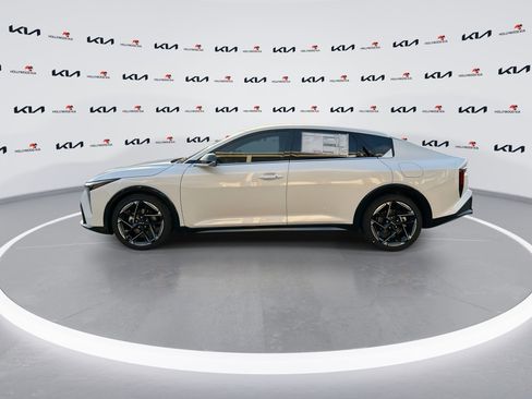New 2026 Kia K4 GT-Line image 5