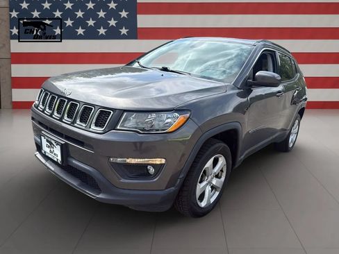 Used 2019 Jeep Compass Latitude AWD/4WD image 1