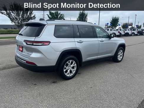 Used 2023 Jeep Grand Cherokee L Limited AWD/4WD image 6