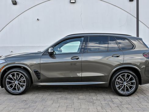 Used 2024 BMW X5 xDrive40i w/ M Sport Package AWD/4WD image 10
