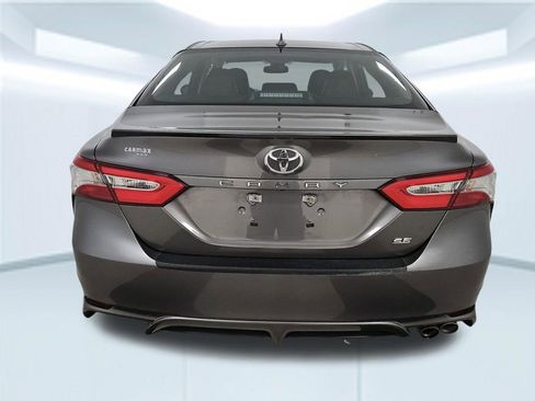 Used 2020 Toyota Camry SE w/ Convenience Package image 14