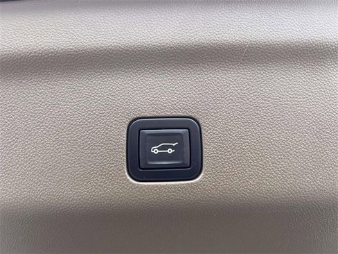 Certified 2022 GMC Yukon Denali image 10