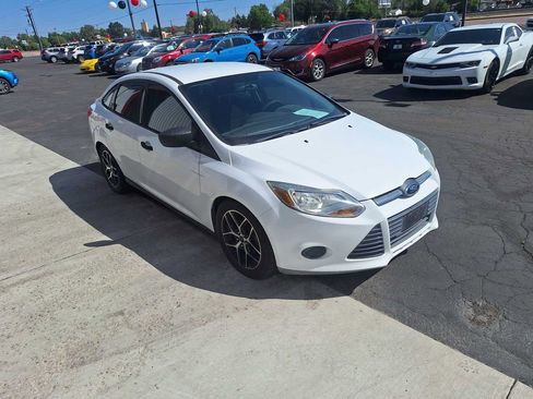 Used 2013 Ford Focus S FWD image 9