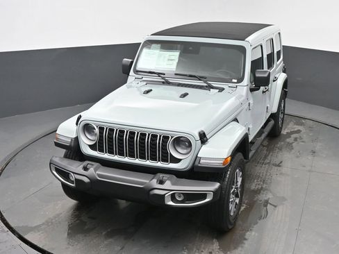 Used 2024 Jeep Wrangler Sahara image 37
