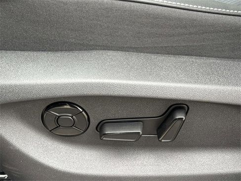 New 2026 Volkswagen Tiguan SE R-Line image 18