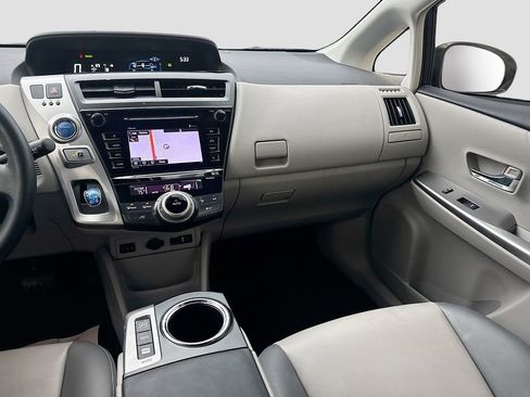 Used 2017 Toyota Prius V Five FWD image 29