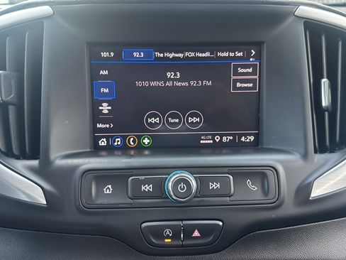 Used 2024 GMC Terrain SLE FWD image 32