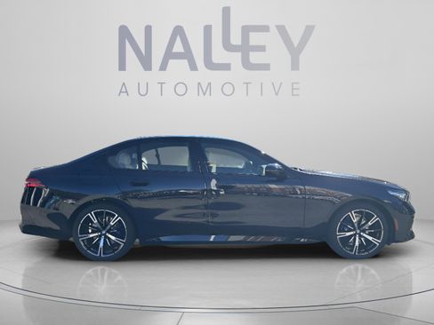 Used 2026 BMW 530i w/ M Sport Package RWD image 5