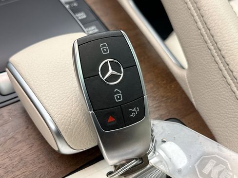 Used 2022 Mercedes-Benz GLS 450 4MATIC image 26
