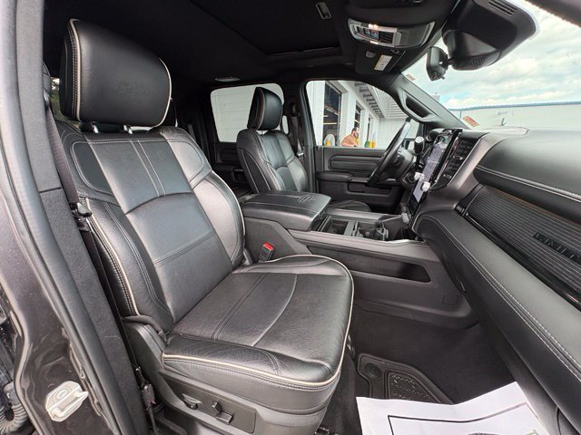 Used 2024 RAM 2500 Limited AWD/4WD image 32