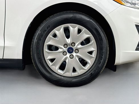 Used 2020 Ford Fusion S FWD image 38
