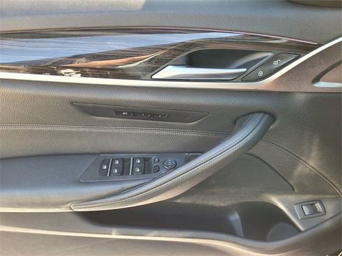 Used 2019 BMW 530i w/ Convenience Package image 21