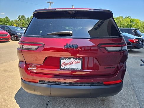 Used 2025 Jeep Grand Cherokee L Limited w/ Luxury Tech Group II image 10