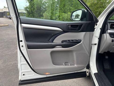 Used 2018 Toyota Highlander Plus AWD/4WD image 20