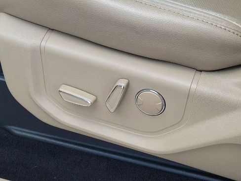 Certified 2019 Ford F350 Lariat w/ Tow Technology Bundle image 22