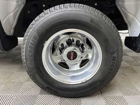 Used 2023 GMC Sierra 3500 Denali w/ Denali Ultimate Package AWD/4WD image 29