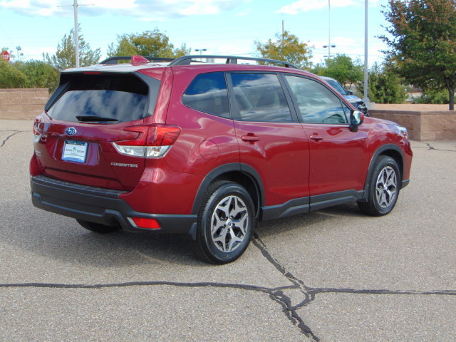 Used 2020 Subaru Forester Premium AWD/4WD image 4