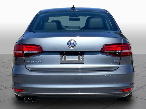 Used 2018 Volkswagen Jetta SE FWD image 5