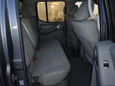 Used 2020 Nissan Frontier SV image 31