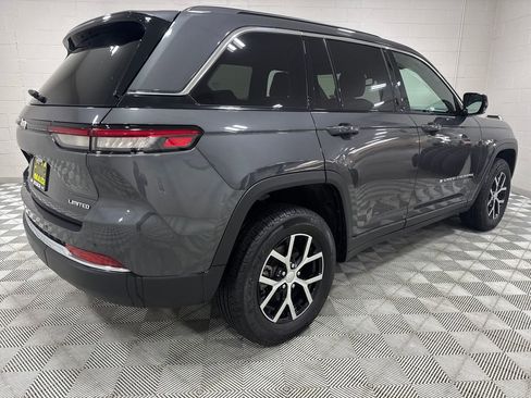 Used 2024 Jeep Grand Cherokee Limited AWD/4WD image 11