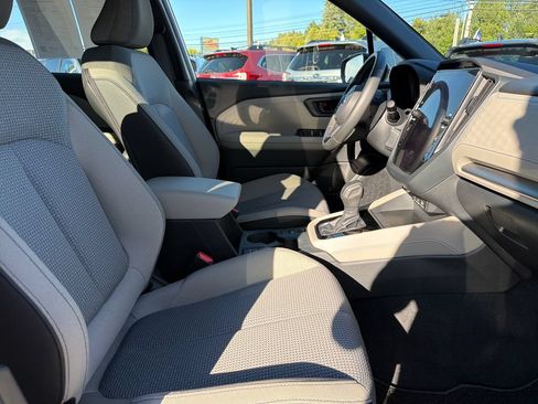 Certified 2025 Subaru Forester Premium AWD/4WD image 38