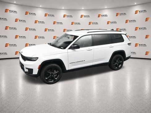 Used 2023 Jeep Grand Cherokee L Laredo AWD/4WD image 46