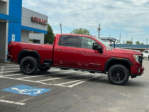 Used 2022 GMC Sierra 2500 AT4 w/ AT4 Preferred Package AWD/4WD image 3