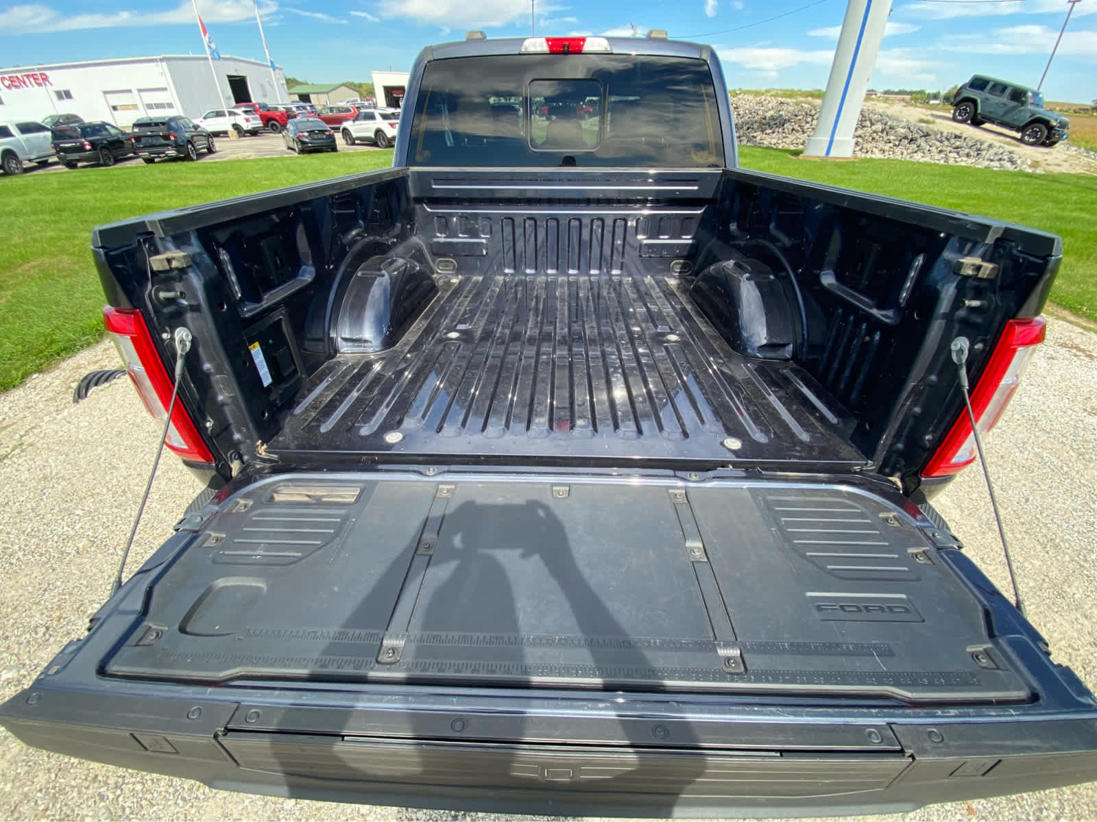 Used 2022 Ford F150 Lariat AWD/4WD image 7