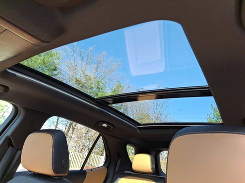 Used 2020 Chevrolet Equinox Premier image 12