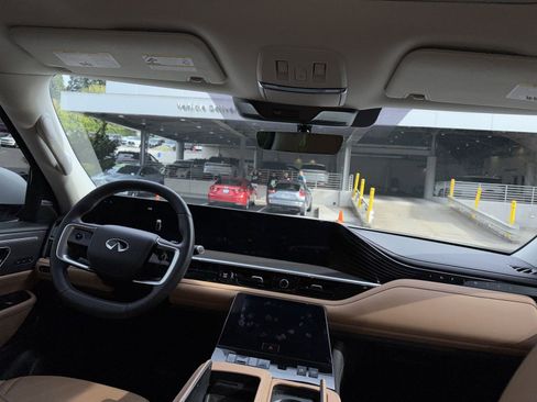 Used 2025 INFINITI QX80 Luxe image 7