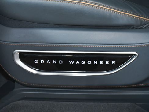 Used 2022 Jeep Grand Wagoneer Series II w/ Convenience Group III AWD/4WD image 47