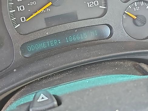 Used 2005 Chevrolet Silverado 1500 LS w/ Light Duty Power Package image 15