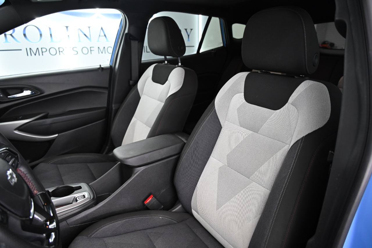 Used 2024 Chevrolet Trax RS w/ Sunroof Package FWD image 16