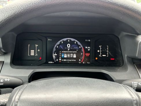 Used 2025 Toyota Tacoma SR5 AWD/4WD image 23