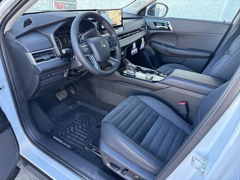 New 2026 Mitsubishi Outlander AWD image 24