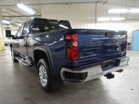Used 2022 Chevrolet Silverado 2500 LT w/ Convenience Package image 5