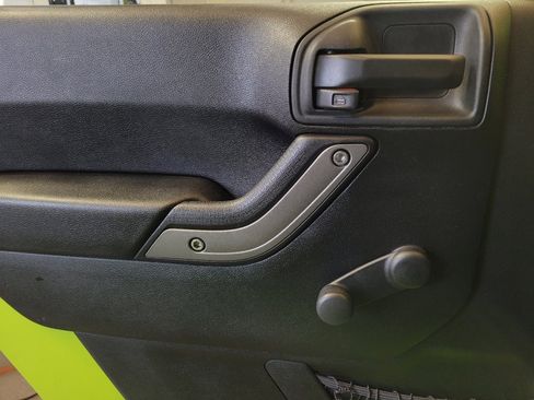 Used 2016 Jeep Wrangler Unlimited Sport w/ Connectivity Group image 27